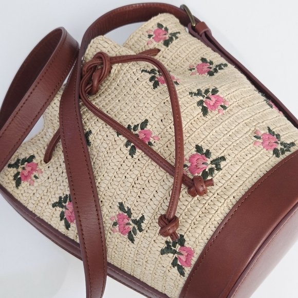 SEZANE MINI FARROW RAPHIA CROSSBODY BUCKET BAG SMALL PINK FLORAL EMBROIDERY - Picture 4 of 11